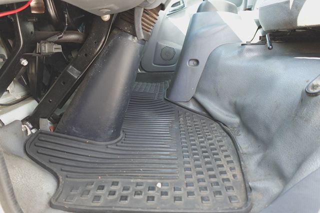 2016 Isuzu NPR (14ft Box with Rail Lift) - 23039393 - 18