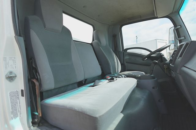 2016 Isuzu NPR (14ft Box with Rail Lift) - 23039393 - 23