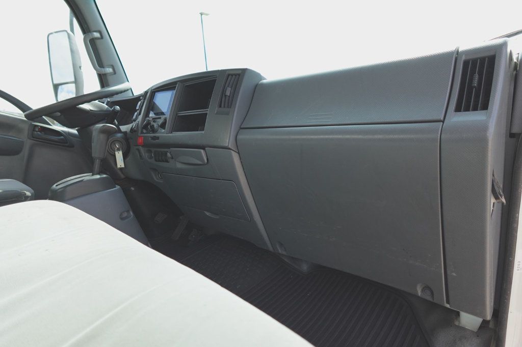 2016 Isuzu NPR (14ft Box with Rail Lift) - 23039393 - 32