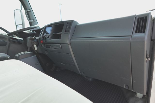 2016 Isuzu NPR (14ft Box with Rail Lift) - 23039393 - 32