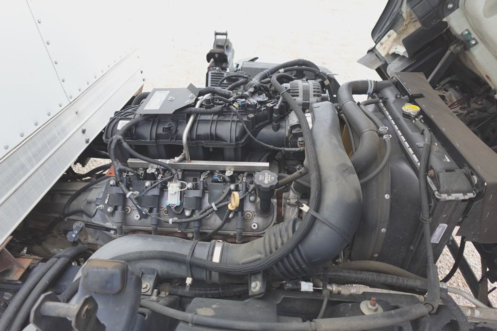2016 Isuzu NPR (14ft Box with Rail Lift) - 23039393 - 37