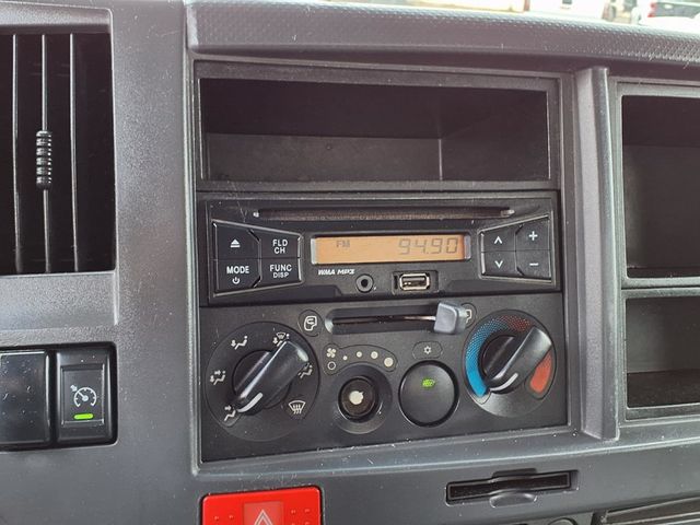 2016 Isuzu NPR 24' Box Truck - 22975088 - 10