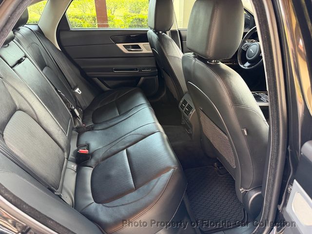 2016 Jaguar XF 35t Prestige RWD Sedan Supercharged - 23025831 - 10