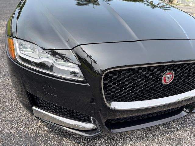 2016 Jaguar XF 35t Prestige RWD Sedan Supercharged - 23025831 - 18