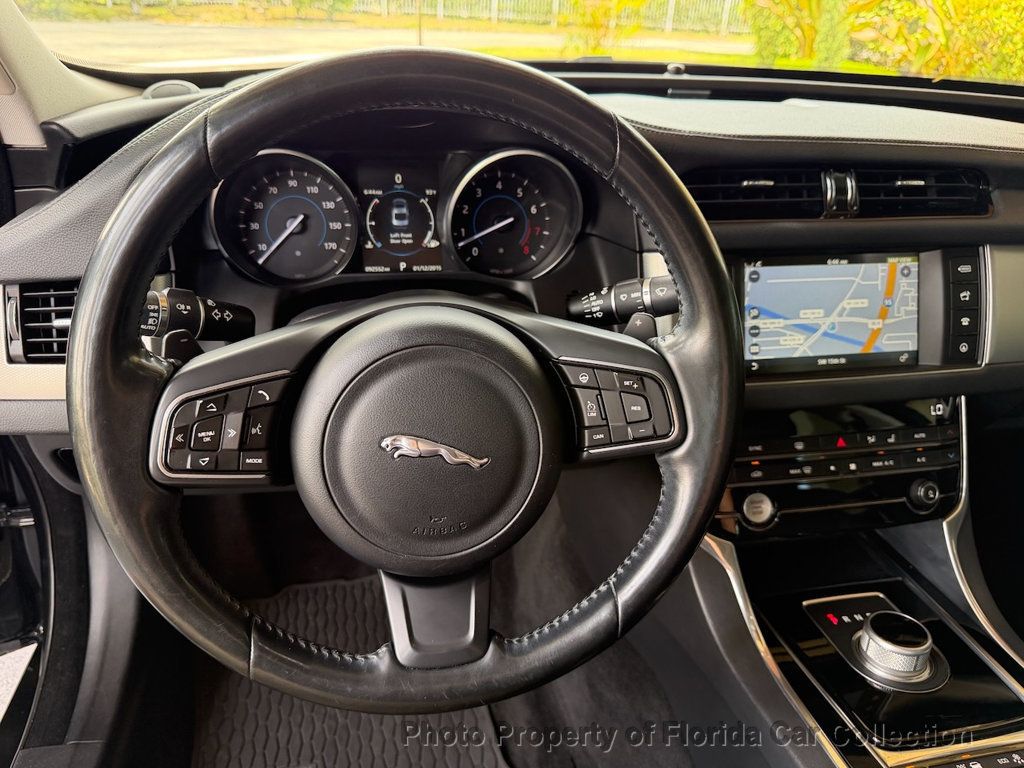 2016 Jaguar XF 35t Prestige RWD Sedan Supercharged - 23025831 - 47