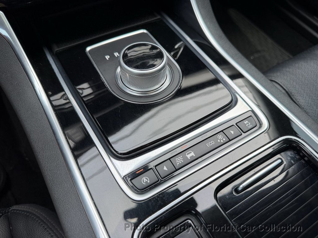 2016 Jaguar XF 35t Prestige RWD Sedan Supercharged - 23025831 - 63