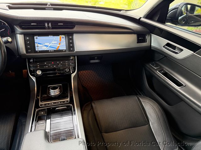 2016 Jaguar XF 35t Prestige RWD Sedan Supercharged - 23025831 - 7