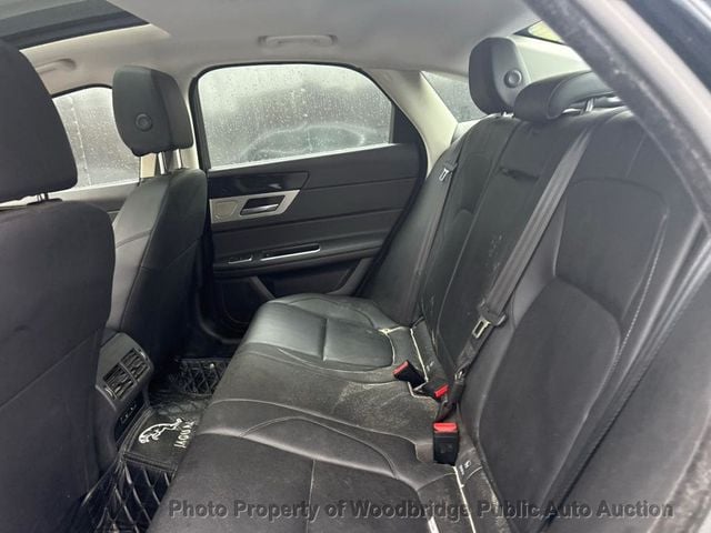 2016 Jaguar XF 4dr Sedan 35t Premium AWD - 22938536 - 10