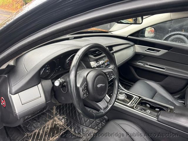 2016 Jaguar XF 4dr Sedan 35t Premium AWD - 22938536 - 8