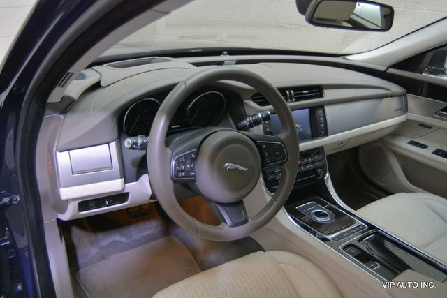 2016 Jaguar XF 4dr Sedan 35t Prestige AWD - 23085115 - 14