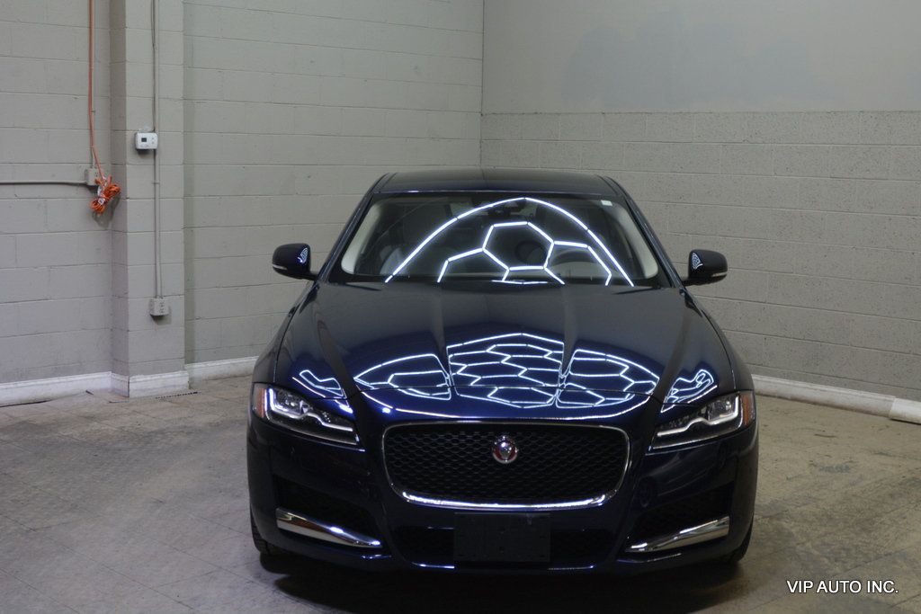2016 Jaguar XF 4dr Sedan 35t Prestige AWD - 23085115 - 40