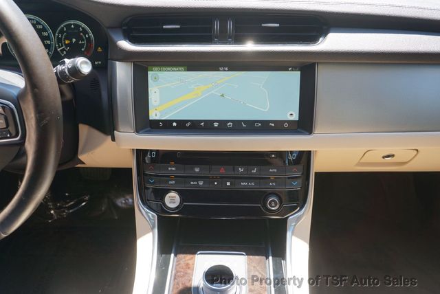 2016 Jaguar XF 4dr Sedan 35t Prestige CARPLAY NAVI REAR CAM HUD HOT&COOL SEATS  - 23051199 - 16