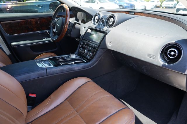 2016 Jaguar XJ 4dr Sedan R-Sport RWD - 23068100 - 19
