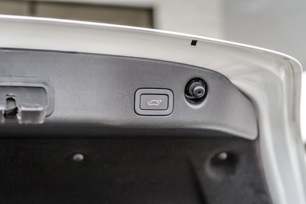 2016 Jaguar XJ XJ L PORTFOLIO - NAV - PANO ROOF - VENTED SEATS - BEAUTIFUL - 22977049 - 11