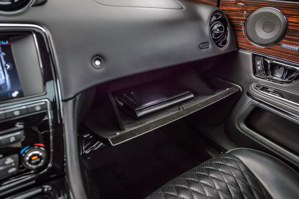 2016 Jaguar XJ XJ L PORTFOLIO - NAV - PANO ROOF - VENTED SEATS - BEAUTIFUL - 22977049 - 37