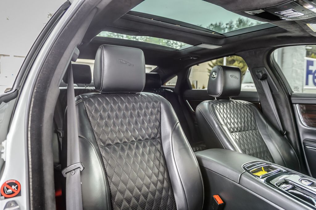 2016 Jaguar XJ XJ L PORTFOLIO - NAV - PANO ROOF - VENTED SEATS - BEAUTIFUL - 22977049 - 39