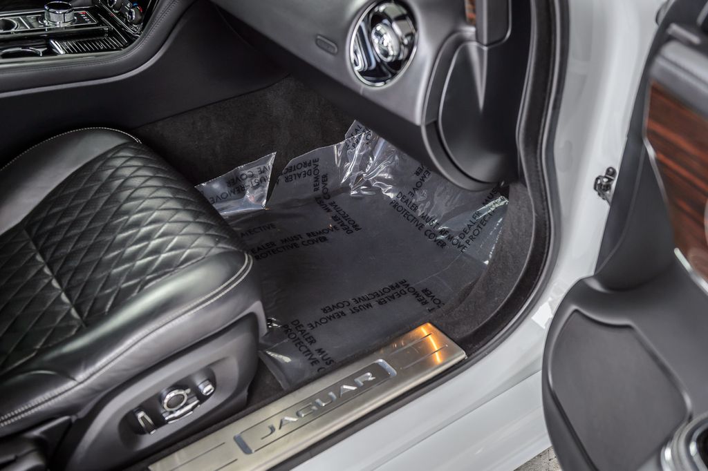 2016 Jaguar XJ XJ L PORTFOLIO - NAV - PANO ROOF - VENTED SEATS - BEAUTIFUL - 22977049 - 49