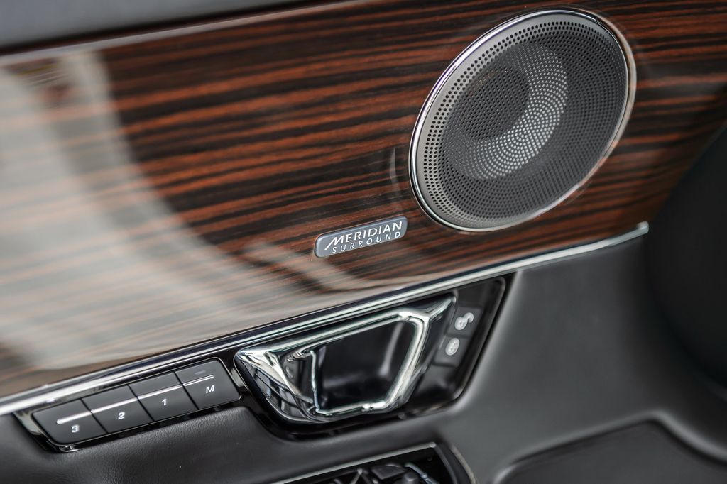 2016 Jaguar XJ XJ L PORTFOLIO - NAV - PANO ROOF - VENTED SEATS - BEAUTIFUL - 22977049 - 52