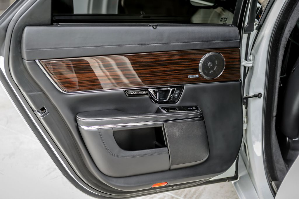 2016 Jaguar XJ XJ L PORTFOLIO - NAV - PANO ROOF - VENTED SEATS - BEAUTIFUL - 22977049 - 55