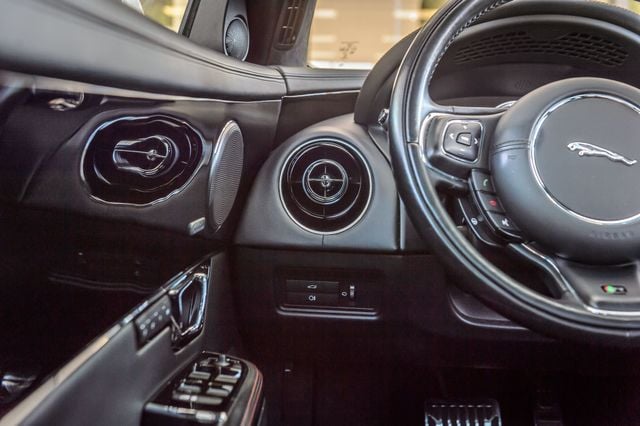 2016 Jaguar XJ XJR-L - SUPER SUPER RARE - SUPERCHARGED V8 PERFORMANCE LUXURY - 22853396 - 27