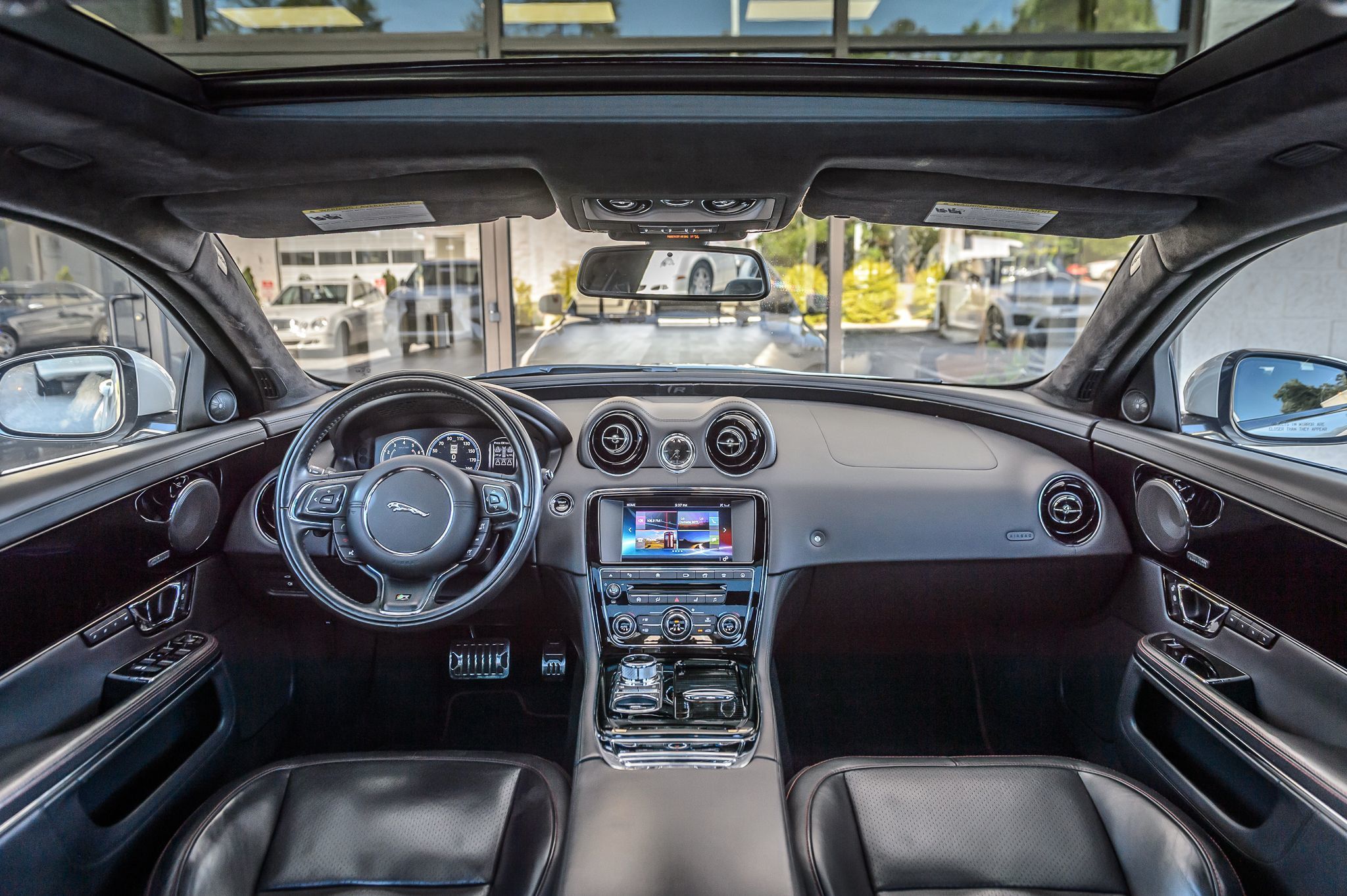 2016 Jaguar XJ Supercharged photo 3