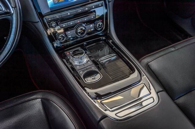 2016 Jaguar XJ XJR-L - SUPER SUPER RARE - SUPERCHARGED V8 PERFORMANCE LUXURY - 22853396 - 32