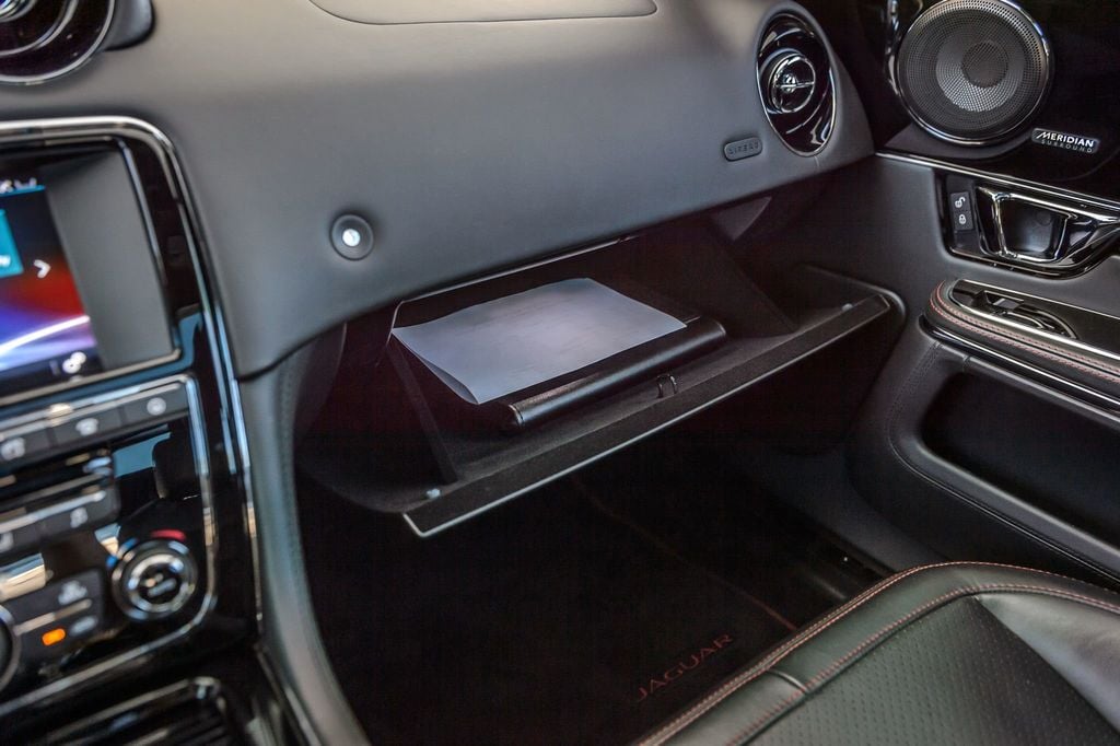 2016 Jaguar XJ XJR-L - SUPER SUPER RARE - SUPERCHARGED V8 PERFORMANCE LUXURY - 22853396 - 36