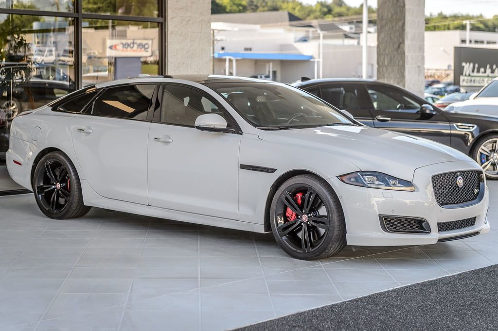 2016 Jaguar XJ XJR-L - SUPER SUPER RARE - SUPERCHARGED V8 PERFORMANCE LUXURY - 22853396 - 3