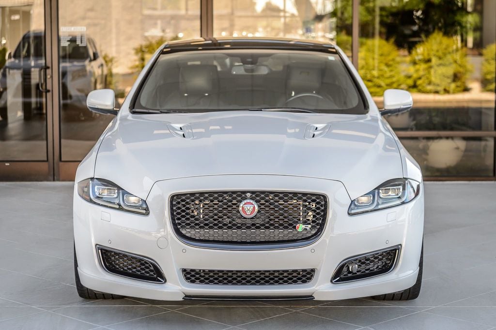 2016 Jaguar XJ XJR-L - SUPER SUPER RARE - SUPERCHARGED V8 PERFORMANCE LUXURY - 22853396 - 4