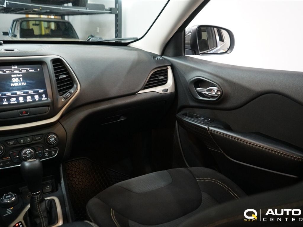 2016 Jeep Cherokee  - 23048941 - 14