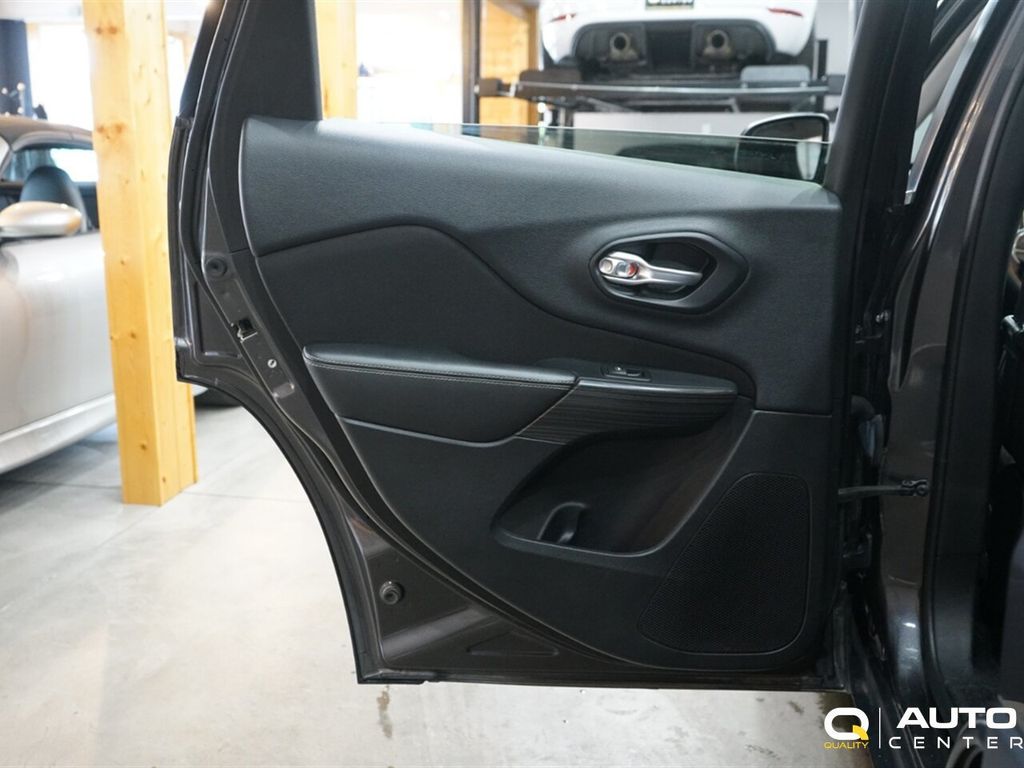 2016 Jeep Cherokee  - 23048941 - 18