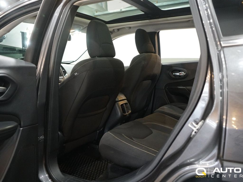 2016 Jeep Cherokee  - 23048941 - 19