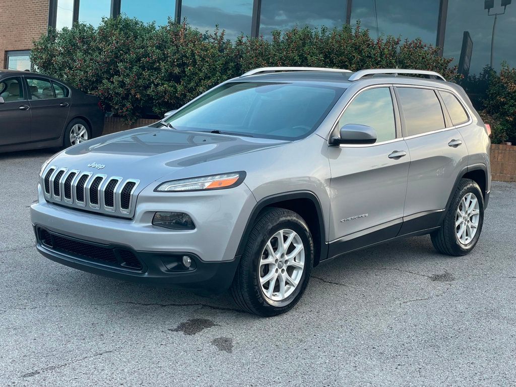 2016 Jeep Cherokee Latitude photo 2