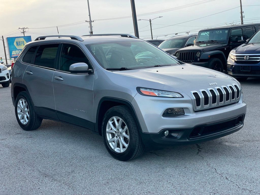 2016 Jeep Cherokee Latitude photo 3