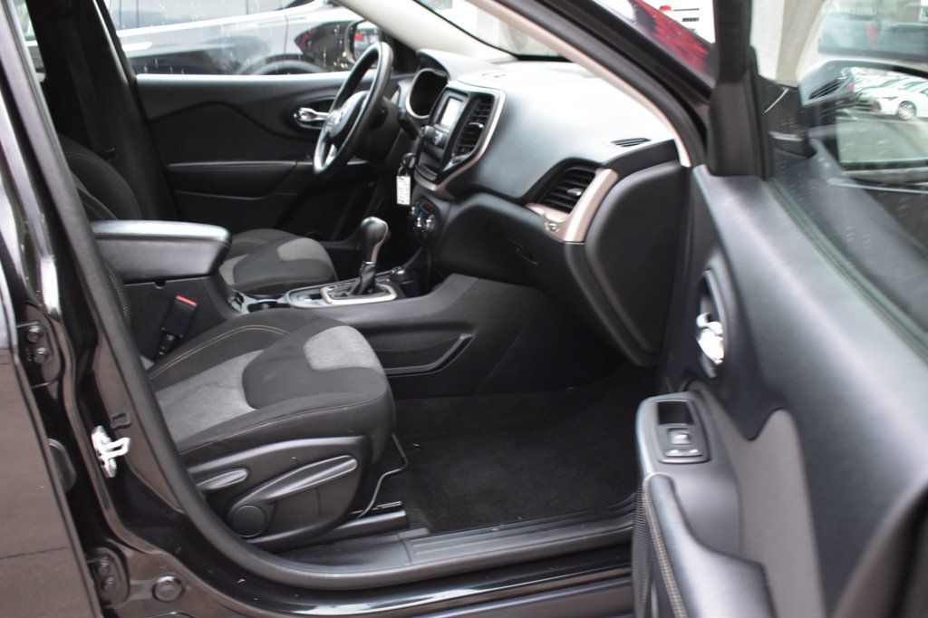 2016 Jeep Cherokee 4WD 4dr Altitude - 22952120 - 16