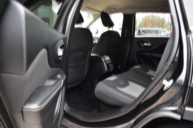 2016 Jeep Cherokee 4WD 4dr Altitude - 22952120 - 19