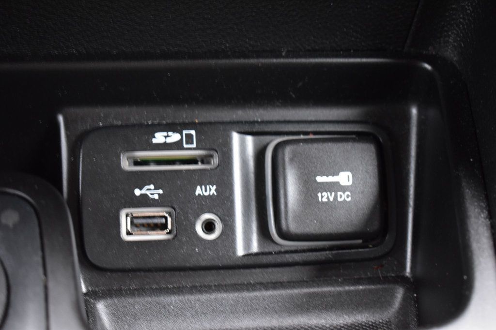 2016 Jeep Cherokee 4WD 4dr Altitude - 22952120 - 31