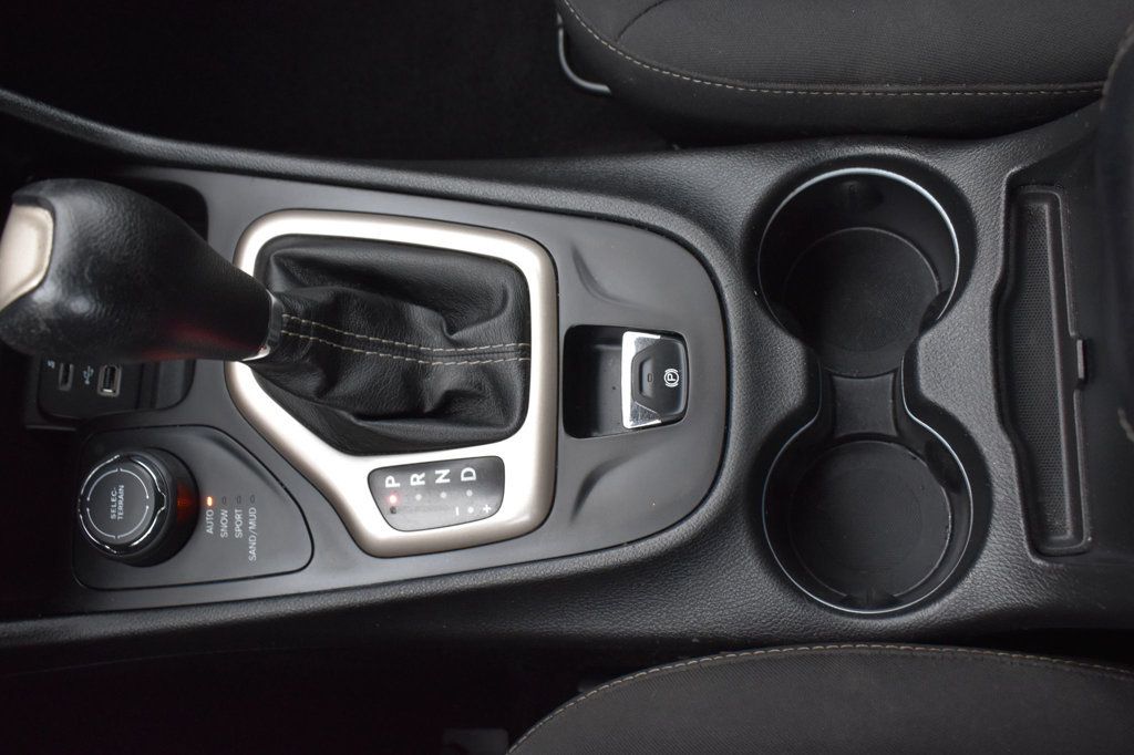 2016 Jeep Cherokee 4WD 4dr Altitude - 22952120 - 33