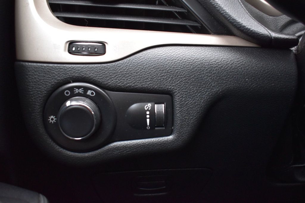 2016 Jeep Cherokee 4WD 4dr Altitude - 22952120 - 34