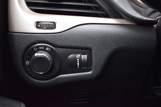 2016 Jeep Cherokee 4WD 4dr Altitude - 22952120 - 34