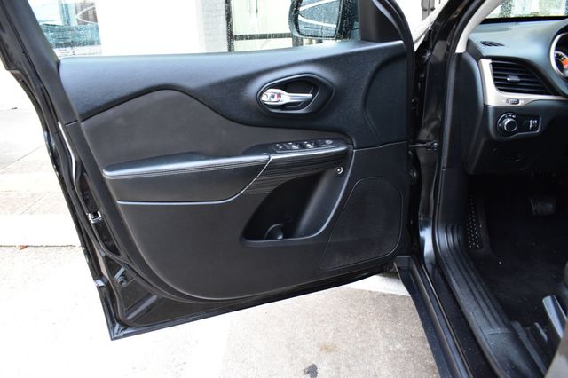 2016 Jeep Cherokee 4WD 4dr Altitude - 22952120 - 35