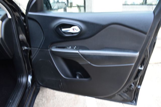 2016 Jeep Cherokee 4WD 4dr Altitude - 22952120 - 36