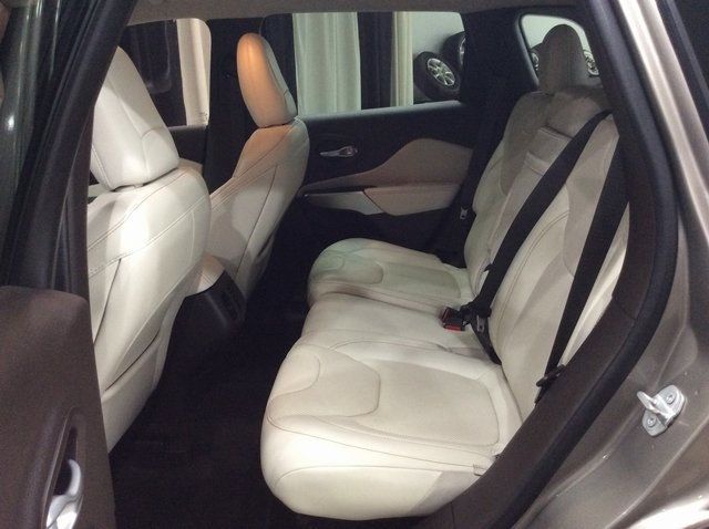 2016 Jeep Cherokee 4WD 4dr Overland - 22884643 - 21