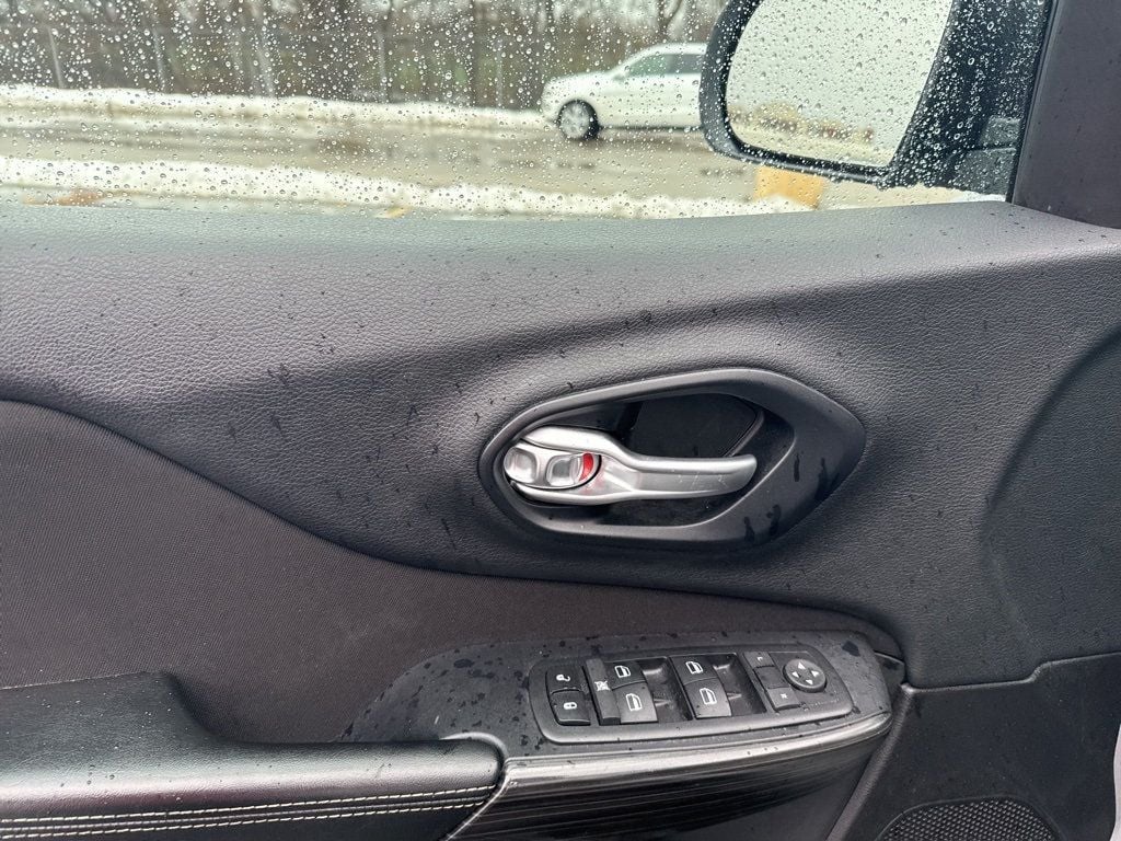 2016 Jeep Cherokee 4WD 4dr Sport - 22961671 - 11