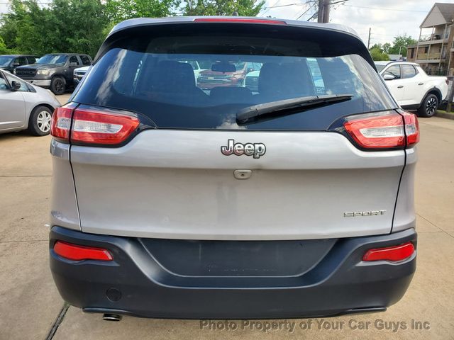 2016 Jeep Cherokee FWD 4dr Altitude - 23013187 - 9