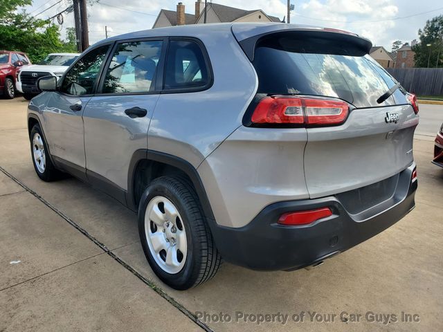 2016 Jeep Cherokee FWD 4dr Altitude - 23013187 - 11