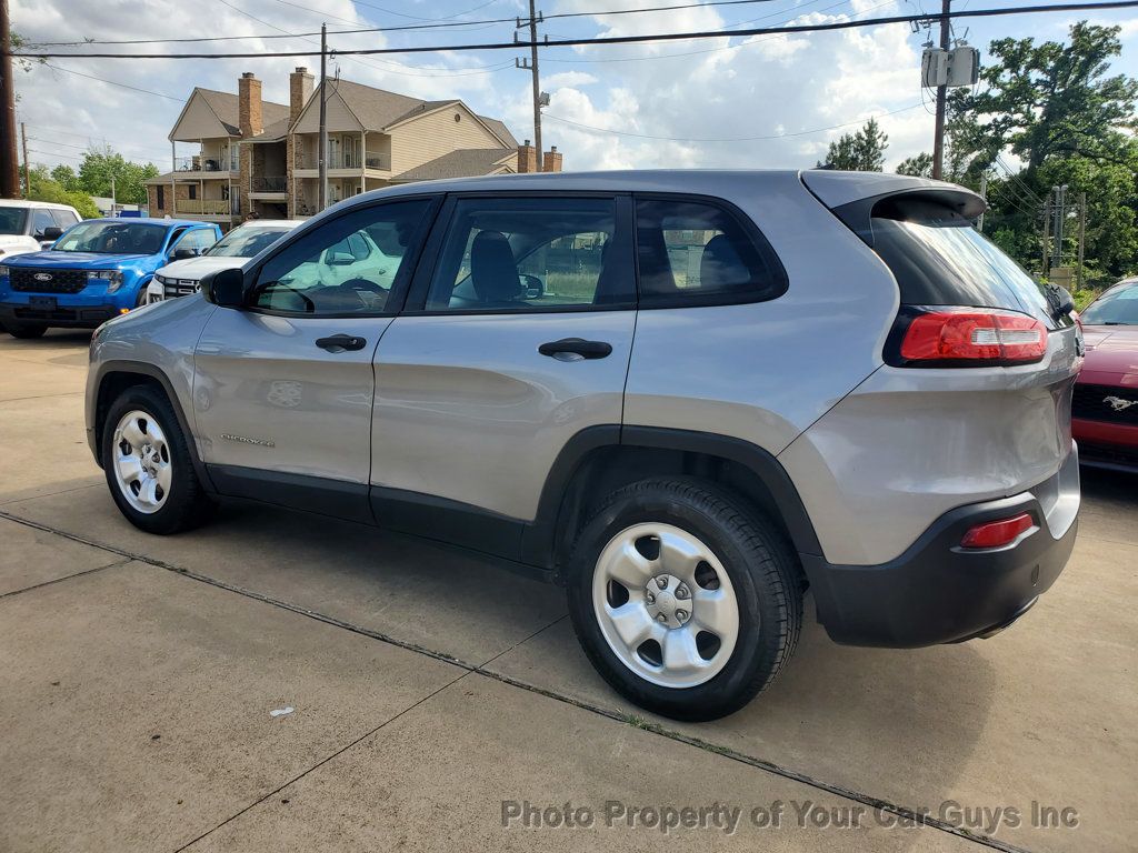 2016 Jeep Cherokee FWD 4dr Altitude - 23013187 - 12
