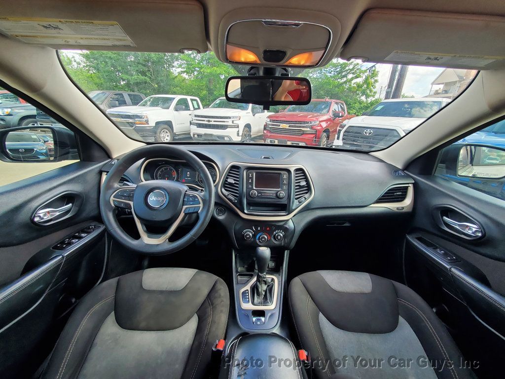 2016 Jeep Cherokee FWD 4dr Altitude - 23013187 - 16