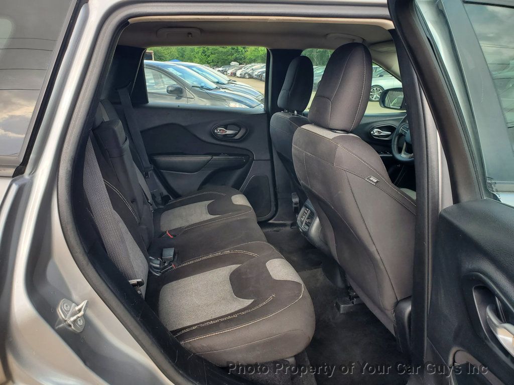 2016 Jeep Cherokee FWD 4dr Altitude - 23013187 - 20