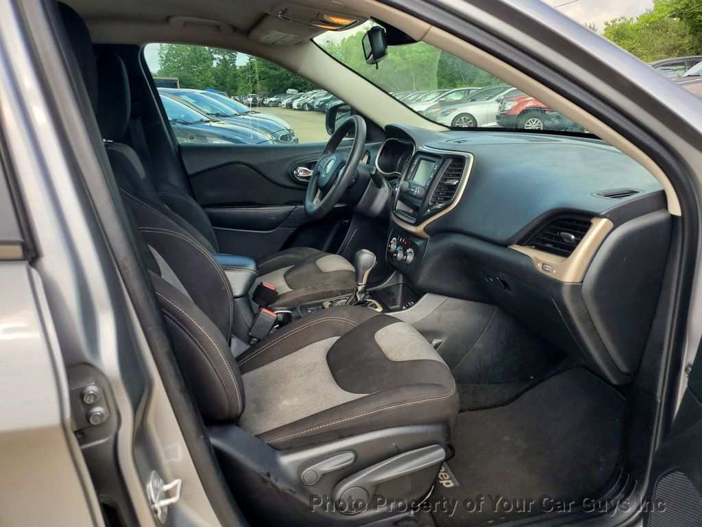 2016 Jeep Cherokee FWD 4dr Altitude - 23013187 - 21